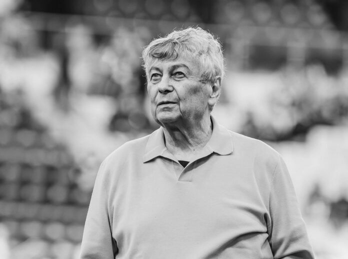 Mircea Lucescu - „S-a stins un om care ne-a învăţat că fotbalul nu este doar un sport”. Mesajul echipei naționale după moartea lui Mircea Lucescu